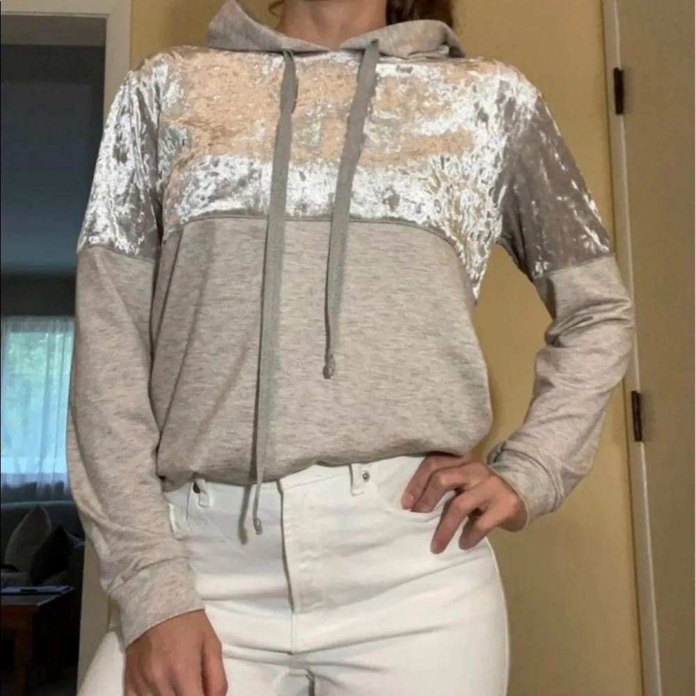 Socialite pullover hoodie Sz S